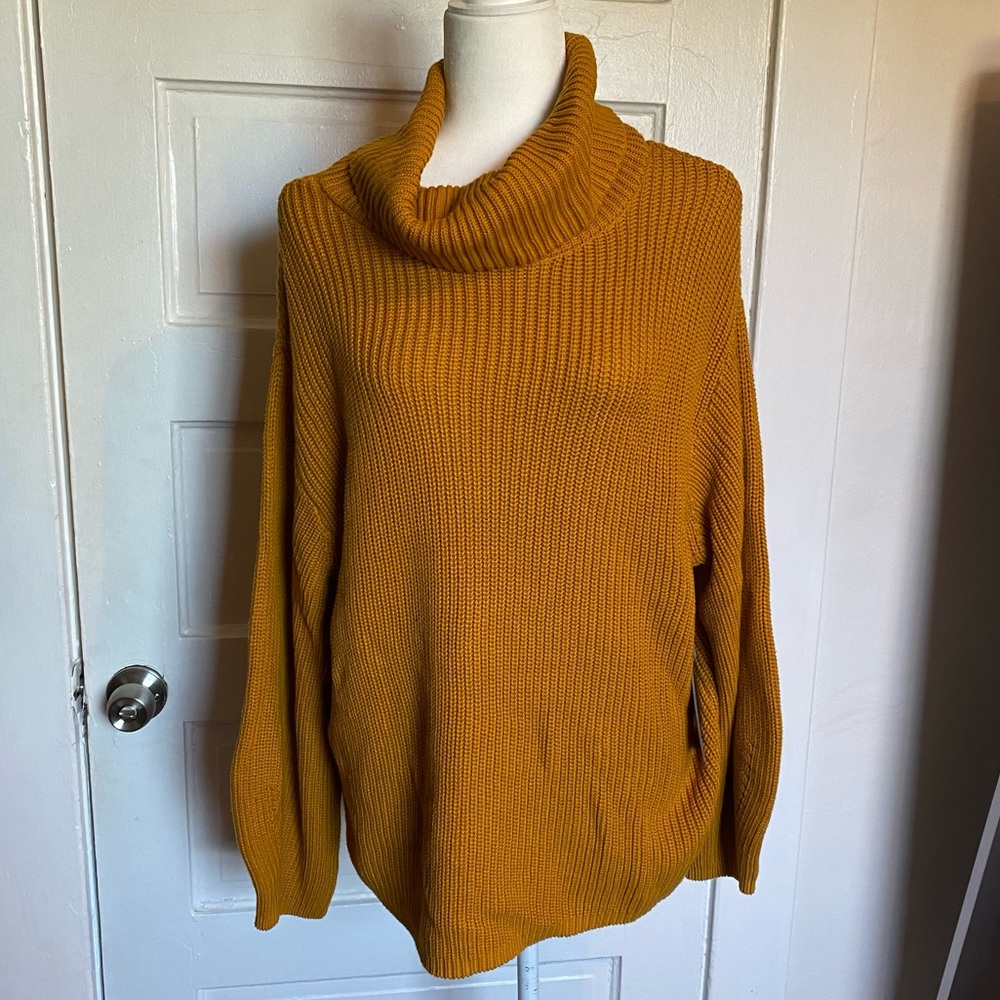 LAST CHANCE Vince Camuto NWT cowl neck sweater
